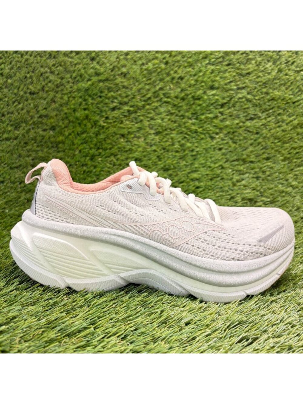 Saucony Hurricane 25 Womens Size 7.5 White Pink Athletic Running Shoes Sneakers